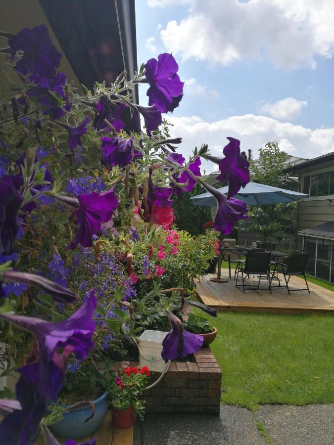 Romantic Homestay Coquitlam Bagian luar foto