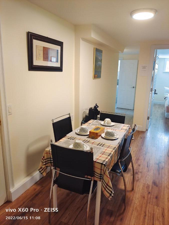 Romantic Homestay Coquitlam Bagian luar foto