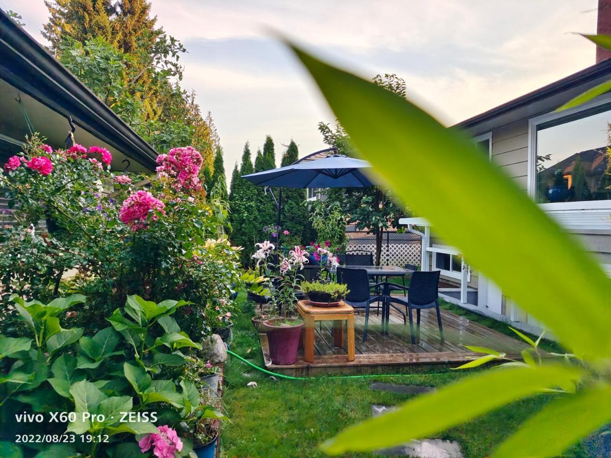 Romantic Homestay Coquitlam Bagian luar foto