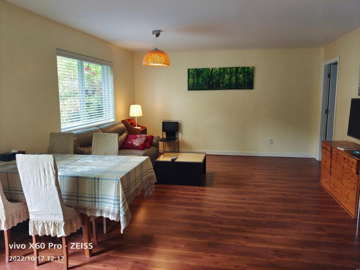 Romantic Homestay Coquitlam Bagian luar foto
